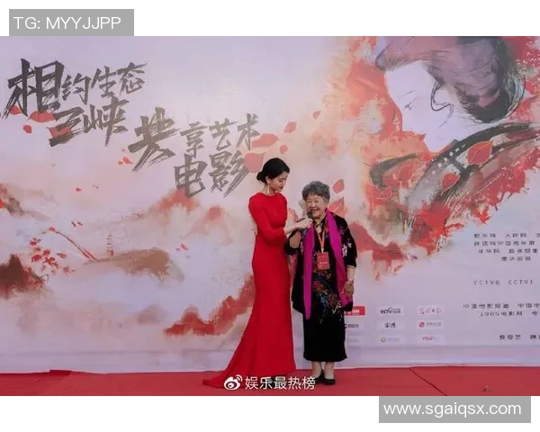 足球明星跨界演艺圈参与电影展现多才多艺魅力